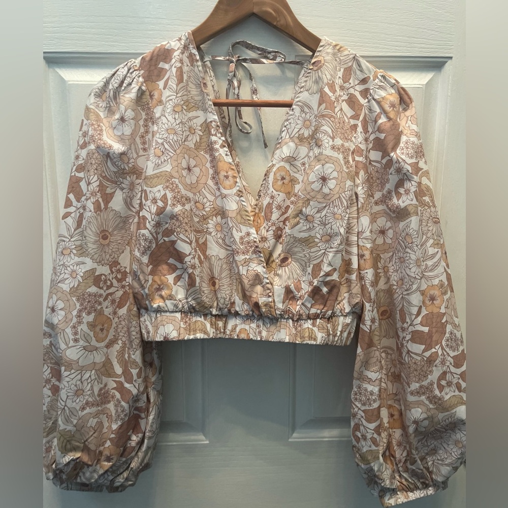Charlie Holiday Floral Crop Top in Cream and Tan